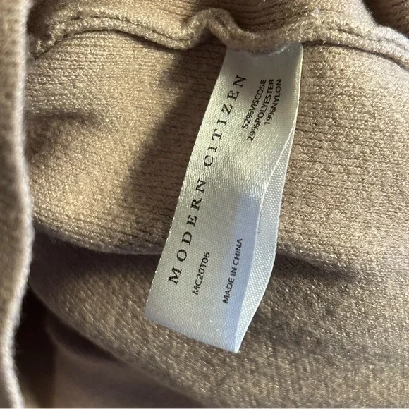 Modern Citizen Relaxed Scoop Neck Sweater in Taupe - Picture 8 of 9